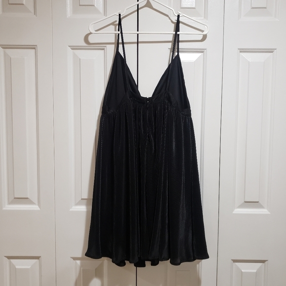 SHOW Me Your Mumu Pleated Eva Dress in Black Size Large - Picture 8 of 10
